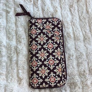 NWOT HTF VERA BRADLEY MEDALLION TRAVEL ORGANIZER!